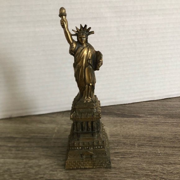 Vtg Souvenir Lady Liberty - Picture 1 of 13